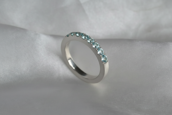 Anillo con aguamarina