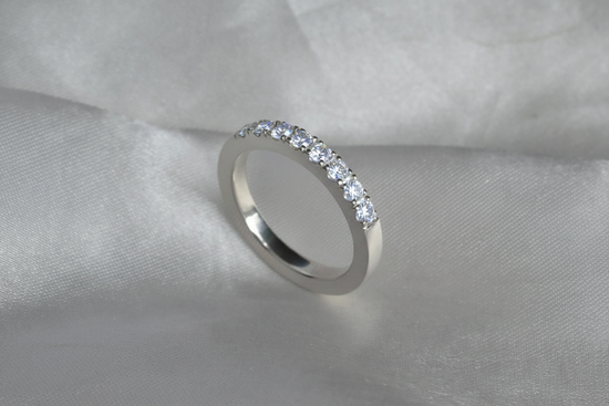 Anillo con diamantes