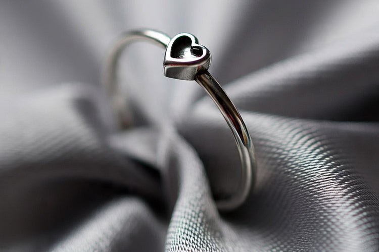 Anillo Corazón de Plata